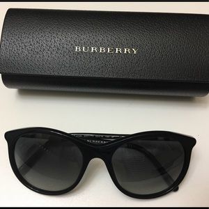 Brand new Burberry sunglasses!